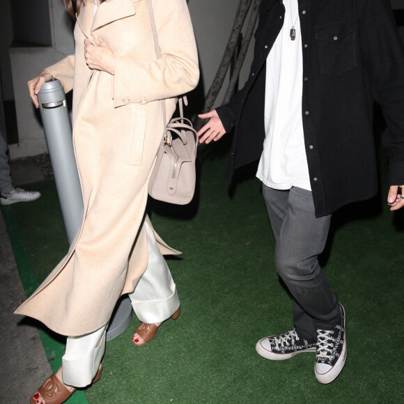 Exclusif - Angelina Jolie est allée diner avec son fils Pax au restaurant Nobu dans le quartier de Malibu à Los Angeles, le 12 août 2021.