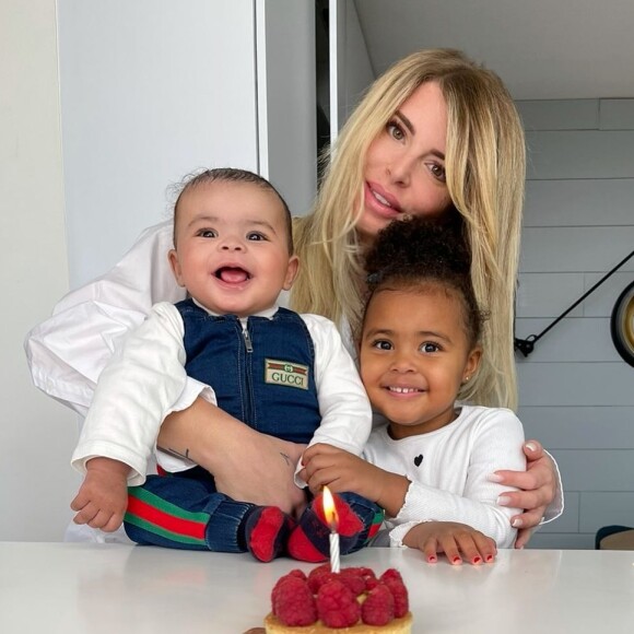 Emilie Fiorelli comblée avec ses enfants, janvier 2021