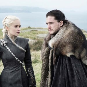 Emilia Clarke et Kit Harington dans la série "Game Of Thrones".