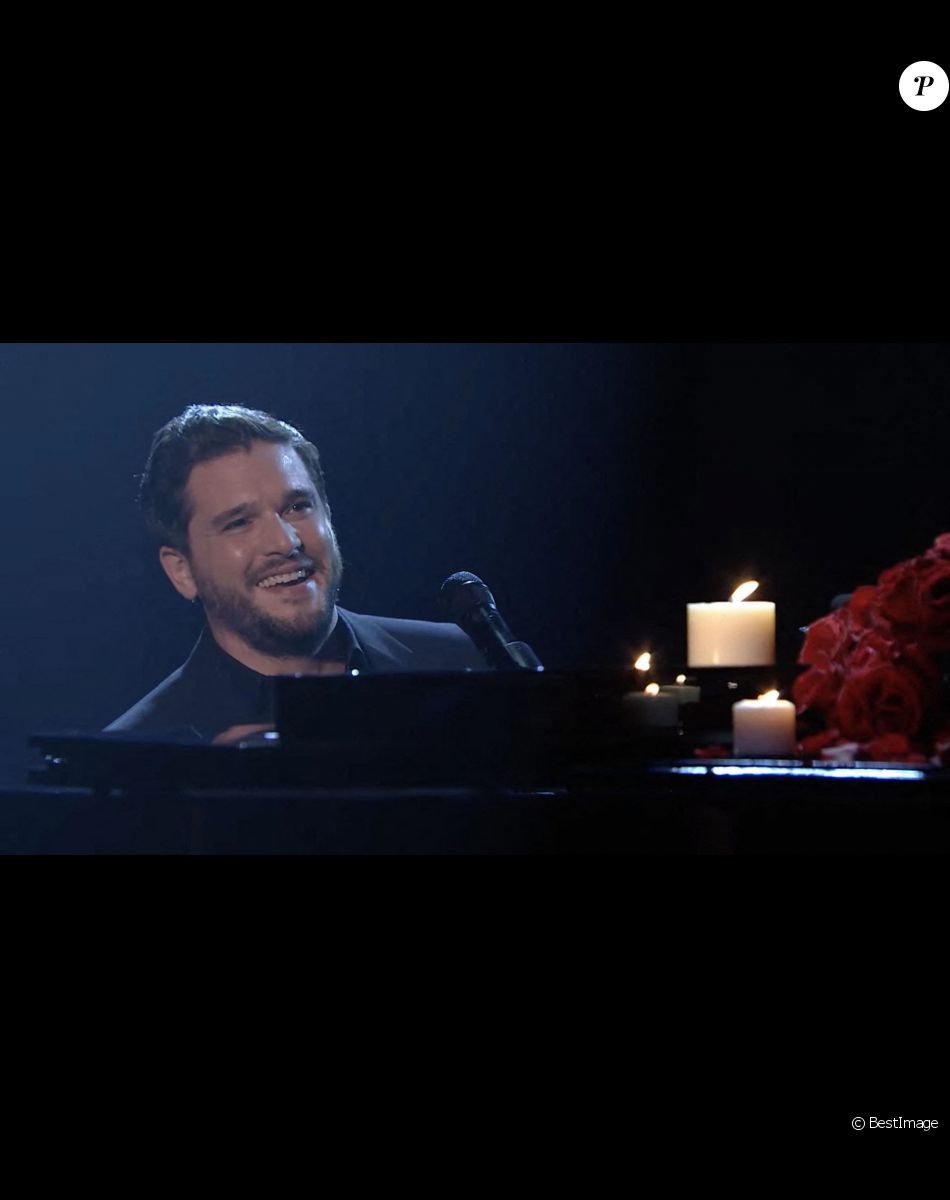 Kit Harington (Game of Thrones) sur le plateau de l'émission "Tonight Show". Le 13 août 2021.