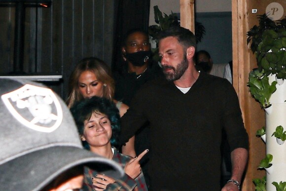 Jennifer Lopez est allée diner avec sa fille Emme et son compagnon Ben Affleck au restaurant Craig's à West Hollywood, Los Angeles. Le 11 août 2021.