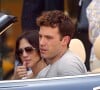 Ben Affleck et Jennifer Lopez se baladent en Bentley à Los Angeles.