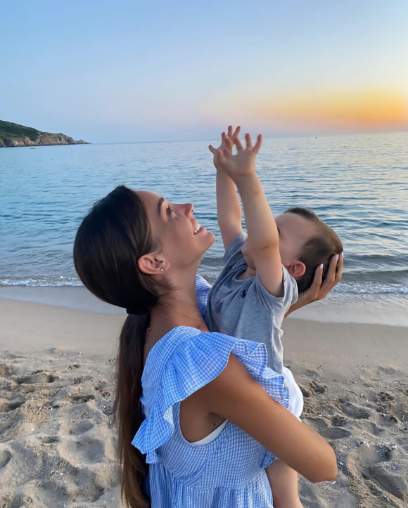 Charlotte Pirroni et son fils Alessio en Corse. Juillet 2021.