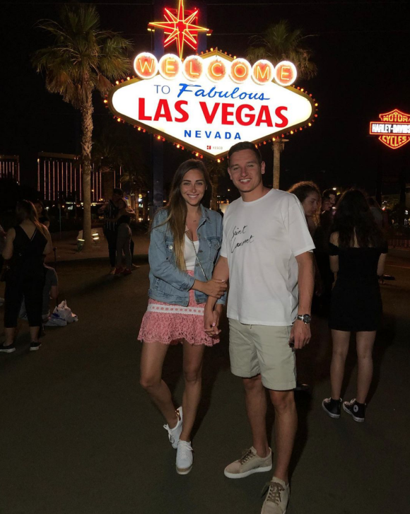 Charlotte Pirroni et son compagnon Florian Thauvin à Las Vegas. Août 2021.