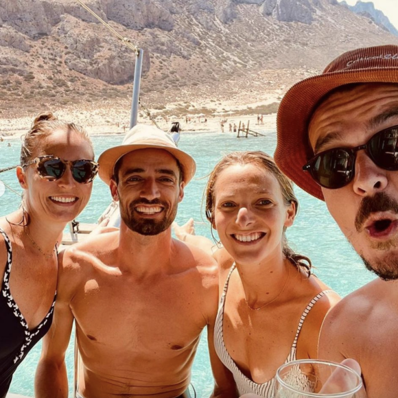 Elodie Varlet en vacances avec son compagnon Jérémie Poppe et des amis - Instagram