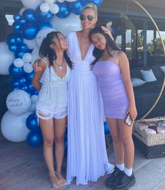 Laeticia Hallyday avec ses filles Jade et Joy sur Instagram, août 2021.
