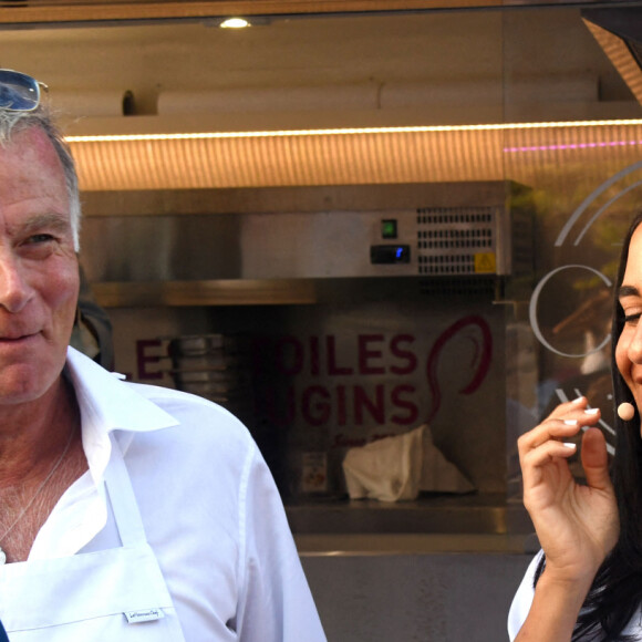 Franck Dubosc et sa femme Danièle durant la 1ère journée du Liban à Mougins le 1er août 2021, journée caritative, organisée par l'association "Mon Liban d'Azur" sous forme de marché solidaire, de tombola afin de récolter des fonds qui permettront de venir en aide à l'Hôpital Français du Levant, pour notamment l'achat d'un scanner.  © Bruno Bebert/Bestimage 