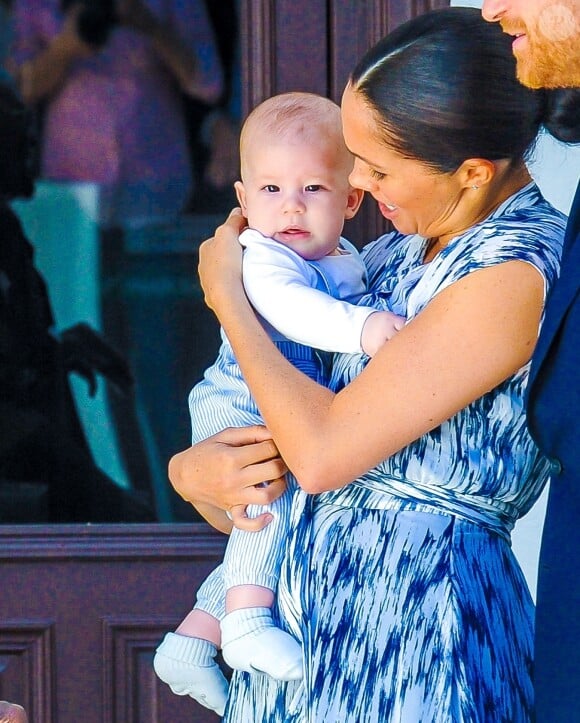 Le prince Harry et Meghan Markle présentent leur fils Archie à Desmond Tutu à Cape Town, Afrique du Sud le 25 septembre 2019.