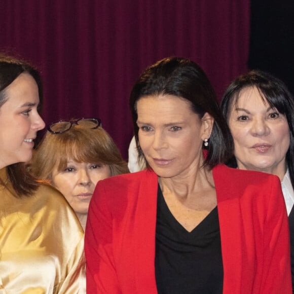 Exclusif - La princesse Stéphanie de Monaco est entourée par ses filles, Pauline Ducruet et Camille Gottlieb - Dernière représentation suivie de la remise des prix de la 9ème édition de la "New Generation" à Monaco le 2 février 2020. © Olivier Huitel/PRM/Bestimage