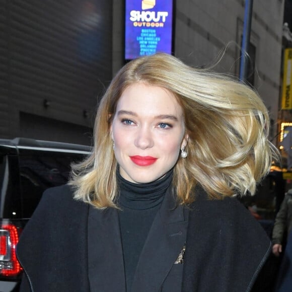 Léa Seydoux quitte les studios de l'émission "Good Morning America" après avoir fait la promotion du nouveau James Bond 'No Time To Die' à New York, le 4 décembre 2019.