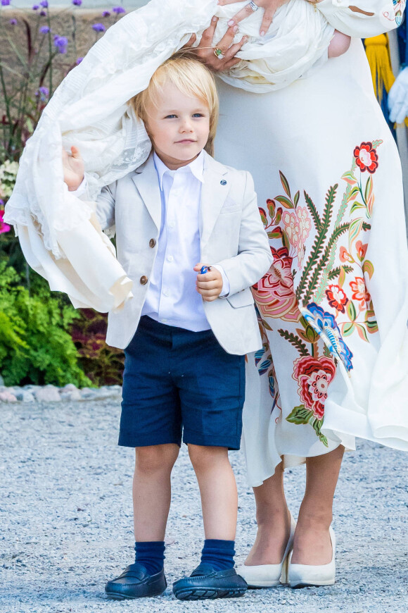 Le prince Gabriel - La famille royale suédoise au baptême du prince Julian, duc de Halland au château de Drottningholm sur l'île de Lovön à Ekero en Suède le 14 août 2021
