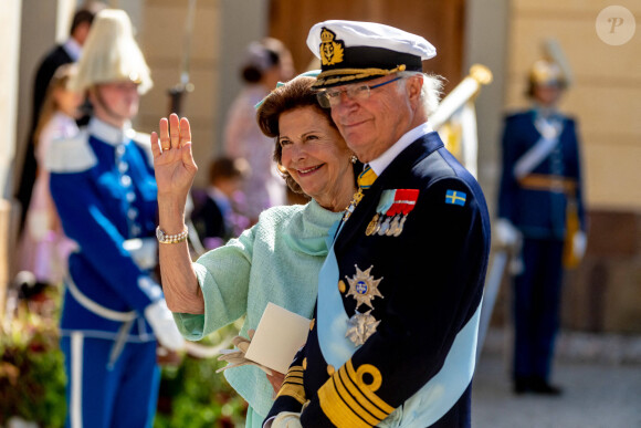Le roi Carl Gustav et la reine Silvia de Suède - La famille royale suédoise au baptême du prince Julian, duc de Halland au château de Drottningholm sur l'île de Lovön à Ekero en Suède le 14 août 2021