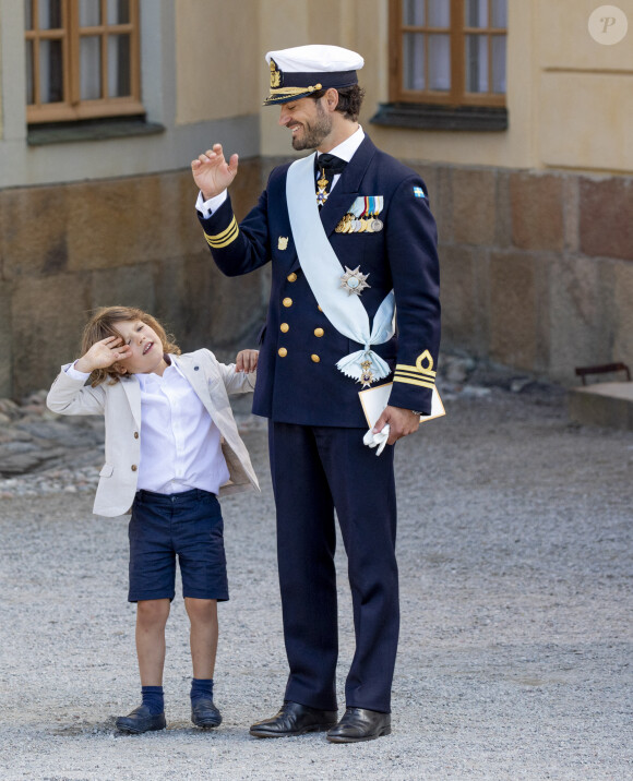 Le prince Carl Philip de Suède, le prince Alexander - La famille royale suédoise au baptême du prince Julian, duc de Halland au château de Drottningholm sur l'île de Lovön à Ekero en Suède le 14 août 2021