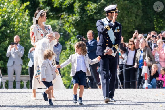 Le prince Carl Philip, la princesse Sofia de Suède (Sofia Hellqvist), leurs enfants le prince Alexander de Suède, le prince Gabriel de Suède et le prince Julian, duc de Halland - La famille royale suédoise au baptême du prince Julian, duc de Halland au château de Drottningholm sur l'île de Lovön à Ekero en Suède, le 14 août 2021.