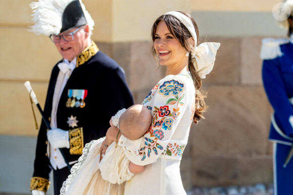 La princesse Sofia de Suède (Sofia Hellqvist) et son fils le prince Julian, duc de Halland - La famille royale suédoise au baptême du prince Julian, duc de Halland au château de Drottningholm sur l'île de Lovön à Ekero en Suède.