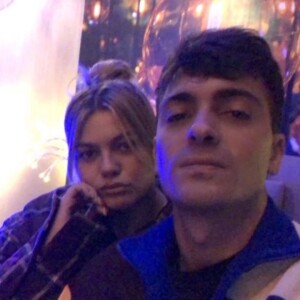 Louane dévoile un nouveau cliché de son chéri Florian Rossi sur Instagram.