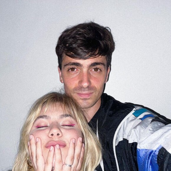 Louane dévoile un nouveau cliché de son chéri Florian Rossi sur Instagram.