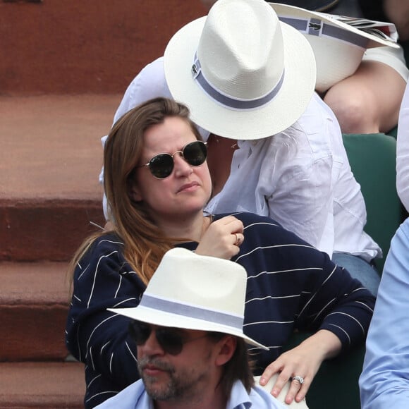 Jean-François Piège et sa femme Elodie Tavares Piège - People dans les tribunes des Internationaux de France de Tennis de Roland Garros à Paris. Le 9 juin 2018 © Cyril Moreau / Bestimage 