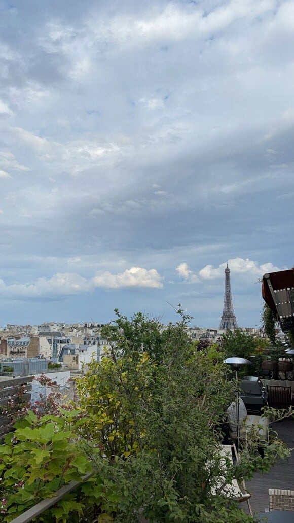 Alexandra Lamy et sa fille Chloé Jouannet s'offrent un week-end entre filles à Paris.