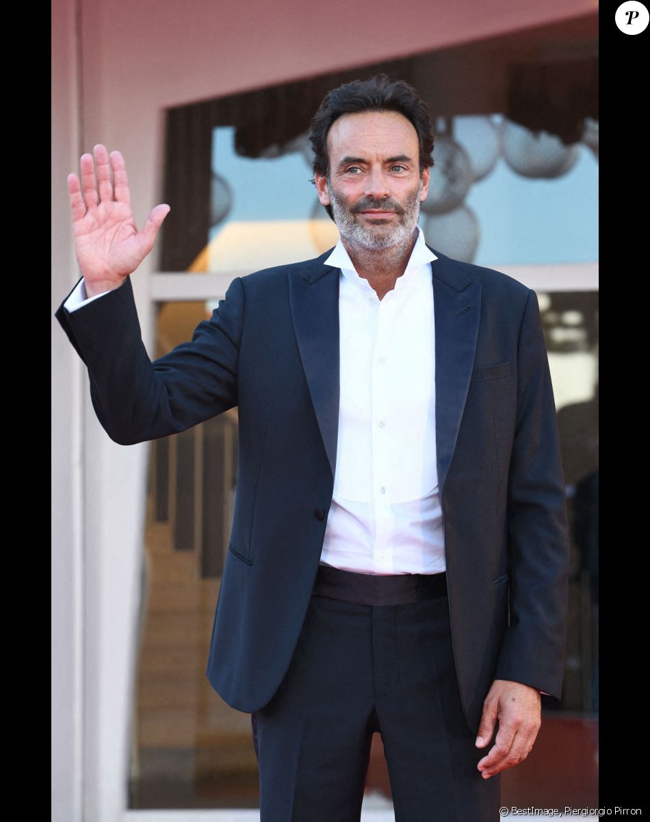 Anthony Delon (Costume Giorgio Armani, chaussures Church's, Bulgari) lors de la cérémonie d'ouverture de la 77ème édition du festival international du film de Venise (Mostra) le 2 septembre 2020. © Piergiorgio Pirrone / LaPresse / Bestimage