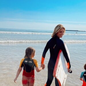 Sylvie Tellier en vacances avec son mari Laurent et ses enfants Oscar (né de sa relation avec son ex-époux), Margaux et Roméo.