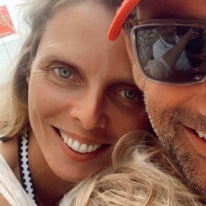 Sylvie Tellier en vacances avec son mari Laurent et ses enfants Oscar (né de sa relation avec son ex-époux), Margaux et Roméo.