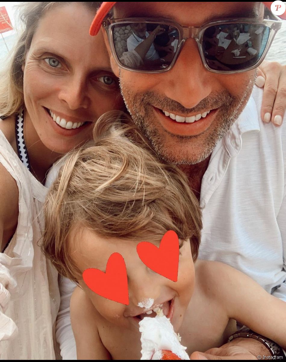 Sylvie Tellier en vacances avec son mari Laurent et ses enfants Oscar (né de sa relation avec son ex-époux), Margaux et Roméo.