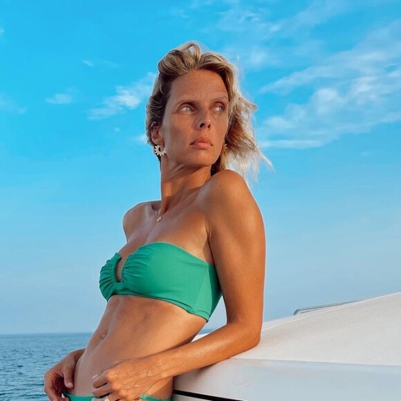 Sylvie Tellier en vacances avec son mari Laurent et ses enfants Oscar (né de sa relation avec son ex-époux), Margaux et Roméo.