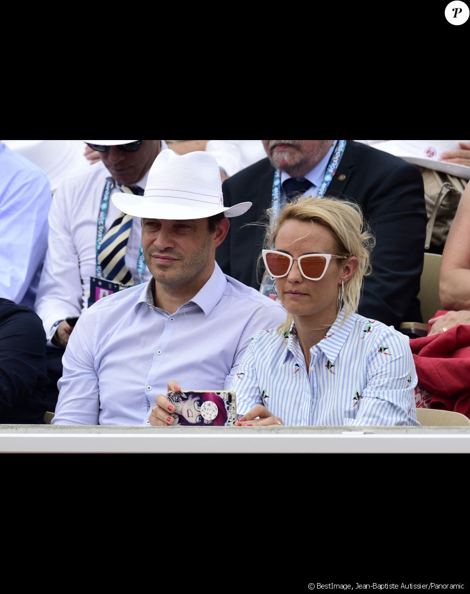 Elodie Gossuin et son mari Bertrand Lacherie dans les tribunes lors des internationaux de tennis de Roland Garros à Paris, France, le 4 juin 2019. © Jean-Baptiste Autissier/Panoramic/Bestimage