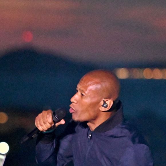Exclusif - Le groupe I AM - Enregistrement de l'émission de télévision "Du son sur les toits" à Marseille, sur le toit du MAMO (Centre d'art de la Cité radieuse de Marseille), qui sera diffusée le 26 août sur France 2 puis sur Culture Box. Le 27 mai 2021 © Bruno Bebert / Bestimage 