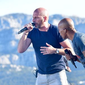Exclusif - Le groupe I AM - Enregistrement de l'émission de télévision "Du son sur les toits" à Marseille, sur le toit du MAMO (Centre d'art de la Cité radieuse de Marseille), qui sera diffusée le 26 août sur France 2 puis sur Culture Box. Le 27 mai 2021 © Bruno Bebert / Bestimage 