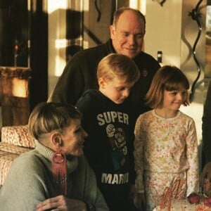 La princesse Charlene de Monaco chez son frère en Afrique du Sud, avec son mari le prince Albert et leurs enfants, le prince Jacques et la princesse Gabriella, sur Instagram, juin 2021.