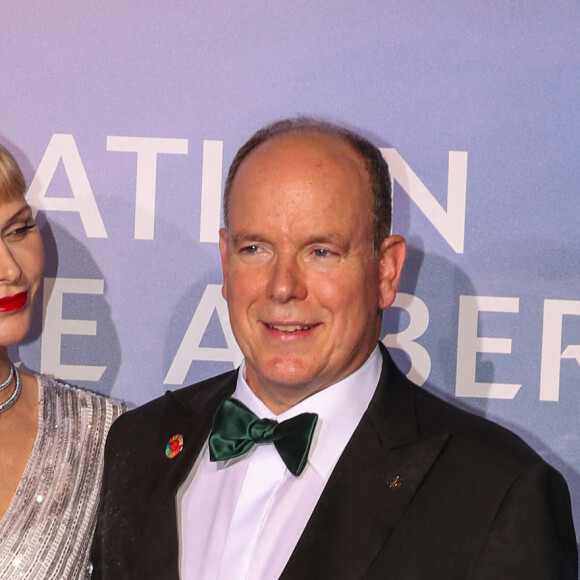 Le prince Albert II de Monaco et la princesse Charlène (bijoux Repossi) lors du photocall du gala "Monte-Carlo Gala for Planetary Health" organisé par la Fondation Prince Albert II de Monaco le 24 septembre 2020. © Jean-Charles Vinaj / Pool Monaco / Bestimage