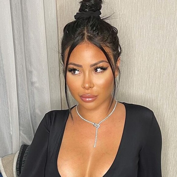 Maeva Ghennam sexy sur Instagram, le 20 février 2021