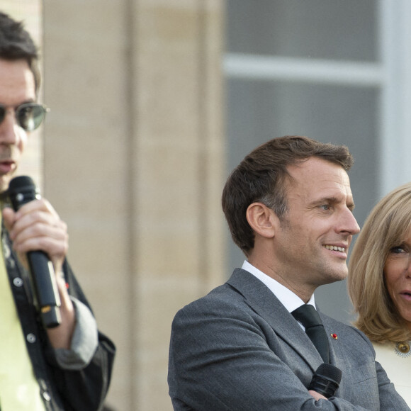 Le président de la République française Emmanuel Macron, sa femme la Première dame Brigitte Macron et Jean Michel Jarre lors de la Fête de la musique 2021 au palais de l'Elysée à Paris, France, le 21 avril 2021. © Eliot Blondet/Pool/Bestimage