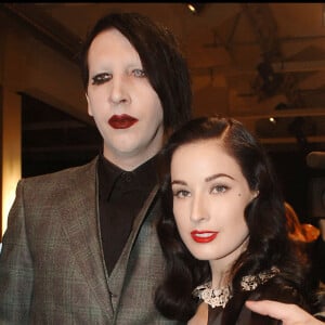 Dita von Teese et Marilyn Manson à la Fashion Week de Milan en 2006. 