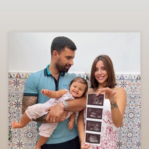 Rym Renom et Vincent Queijo ont annoncé attendre leur deuxième enfant sur Instagram le 26 aaoût 2021.