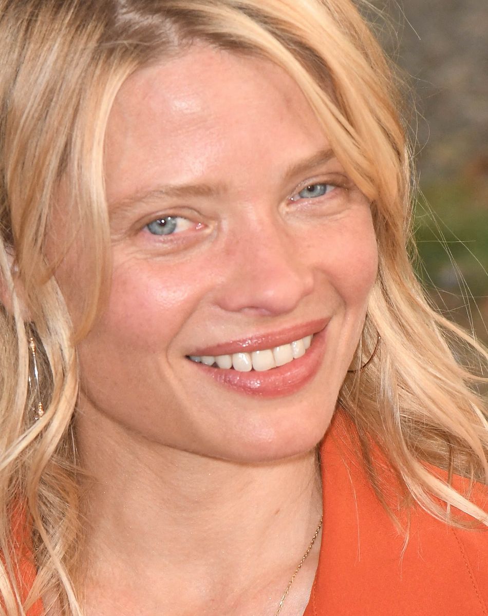 Mélanie Thierry lors du photocall du film "Une vraie famille" lors du 14ème festival du Film Francophone d'Angoulême, France, le 26 août 2021. © Coadic Guirec/Bestimage