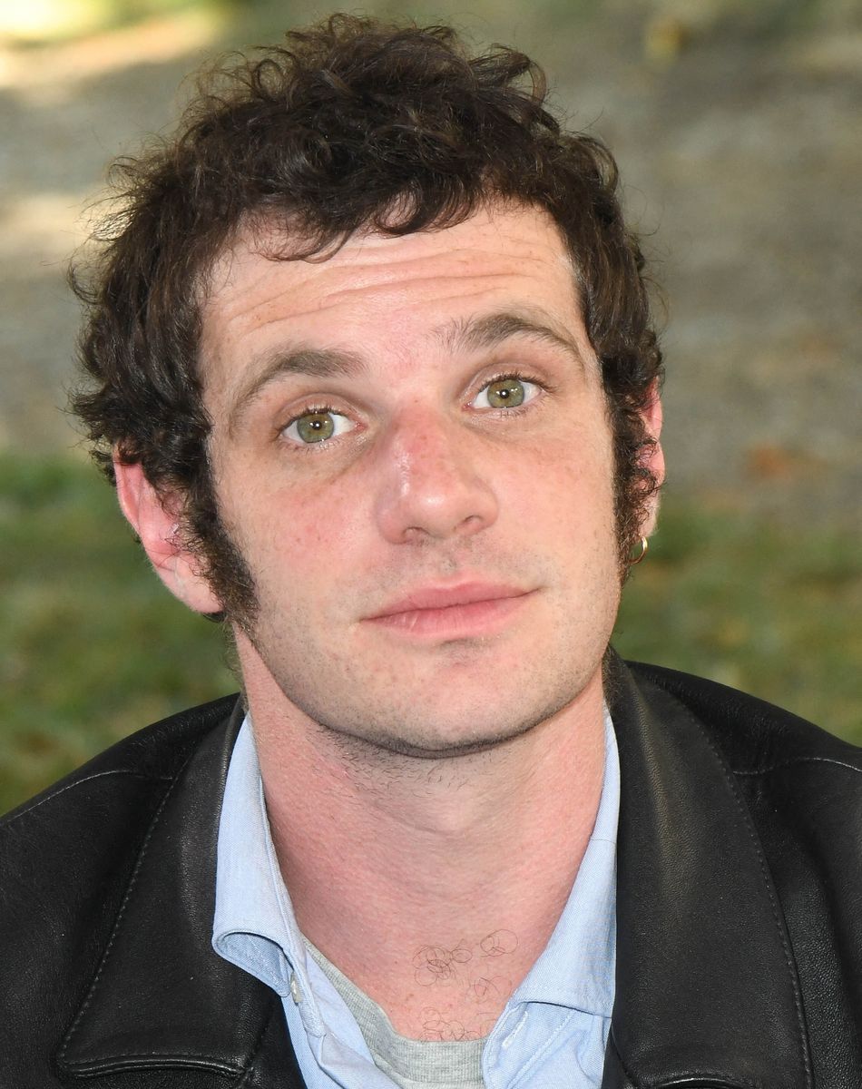 Félix Moati lors du photocall du film "Une vraie famille" lors du 14ème festival du Film Francophone d'Angoulême, France, le 26 août 2021. © Coadic Guirec/Bestimage