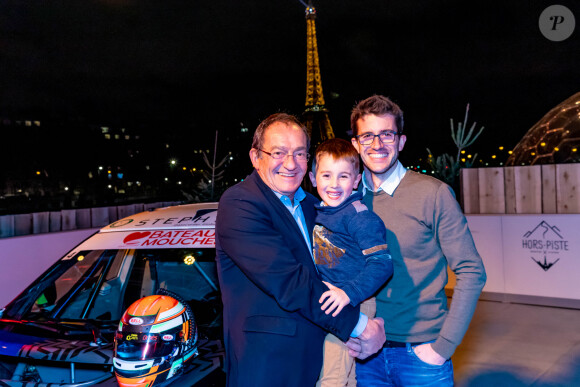 Jean-Pierre Pernaut pose avec son fils Olivier et son petit-fils Léo à l'occasion d'un événement du Trophée Andros à la compagnie des Bateaux Mouches à Paris le 8 février 2019. © Frédéric Piau / Bestimage