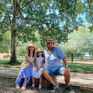 Laurent Ournac avec sa fille Capucine et sa femme Ludivine, septembre 2020
