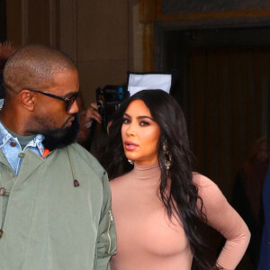 Kim Kardashian et son mari Kanye West se baladent ensemble à New York le 5 février 2020.