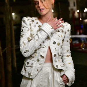 Kristen Stewart arrive à la soirée Chanel en marge du festival international du film de Venise (La Mostra), le 2 septembre 2021.