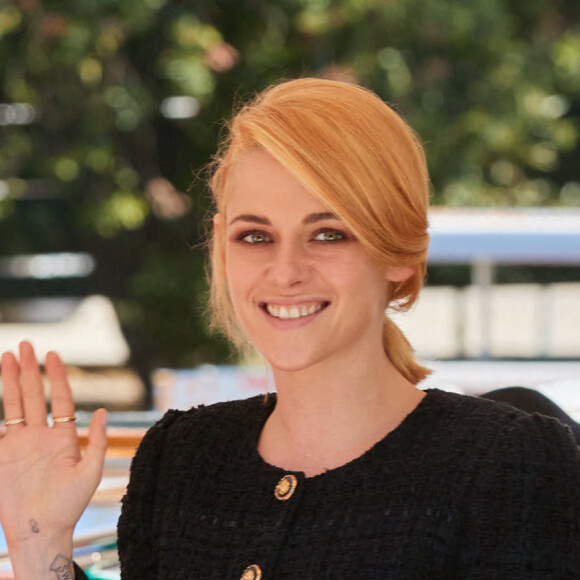 Kristen Stewart arrive à l'hôtel Excelsior lors du 78ème festival international du film de Venise, la Mostra. Le 3 septembre 2021.