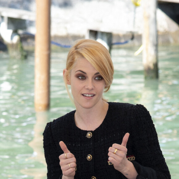 Kristen Stewart au photocall du film "Spencer" en compétition au 78e Festival du Film International de Venise (la Mostra de Venise). Venise, le 3 septembre 2021.