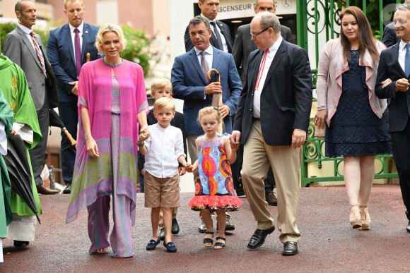 La Princesse Charlene de Monaco, le prince héréditaire Jacques, la princesse Gabriella et le prince Albert II de Monaco durant le traditionnel Pique-nique des monégasques au parc princesse Antoinette à Monaco le 6 septembre 2019. © Bruno Bebert / PRM / Bestimage