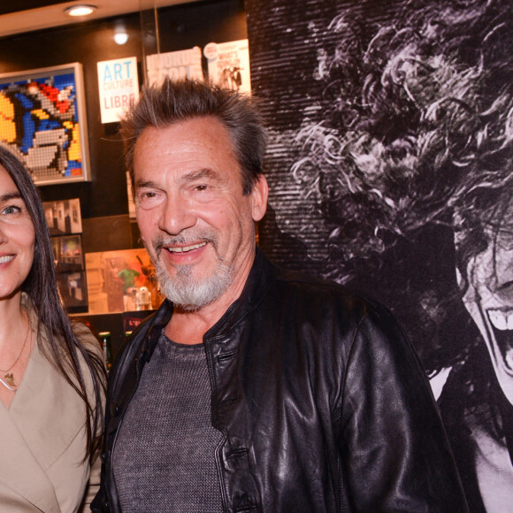 Exclusif - Florent Pagny et sa femme Azucena Caamano lors de la première du spectacle Lost in Buenos Aires à l'Européen à Paris le 28 juin 2021. © Rachid Bellak / Bestimage 