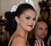 Selena Gomez assiste au Met Gala 2015 au Metropolitan Museum of Art. New York, le 4 mai 2015.