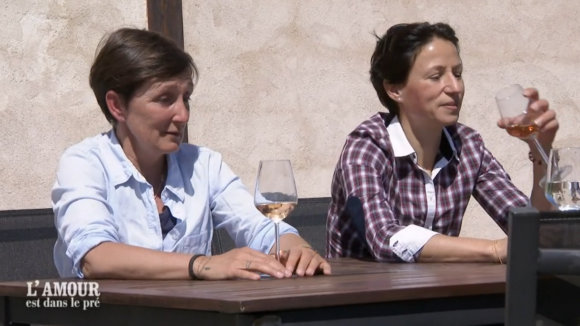 Christelle et Ghislaine, prétendantes de Delphine, lors de l'épisode de "L'amour est dans le pré 2021" du 13 septembre, sur M6