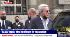 Alain Delon arrive aux obsèques de Jean-Paul Belmondo, en l'église Saint-Germain-des-Près, à Paris.